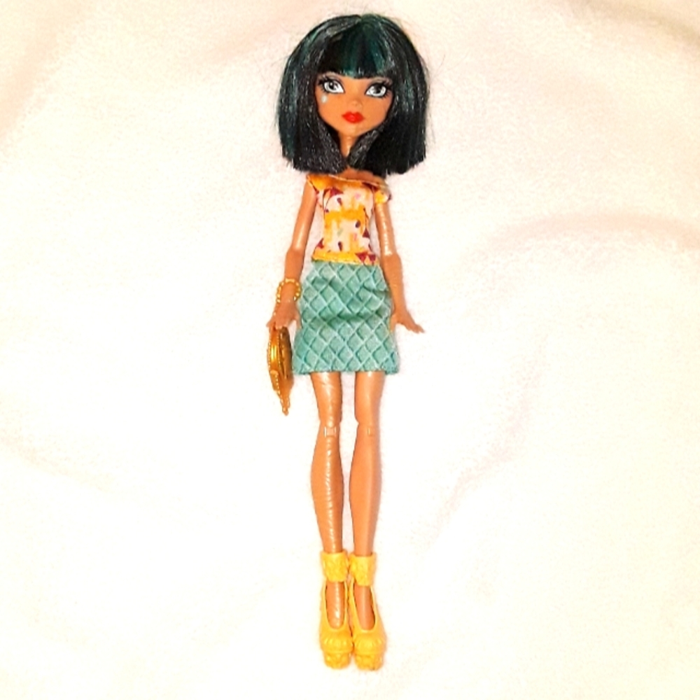 Monster High doll 2015 Cleo De Nile doll. EUC